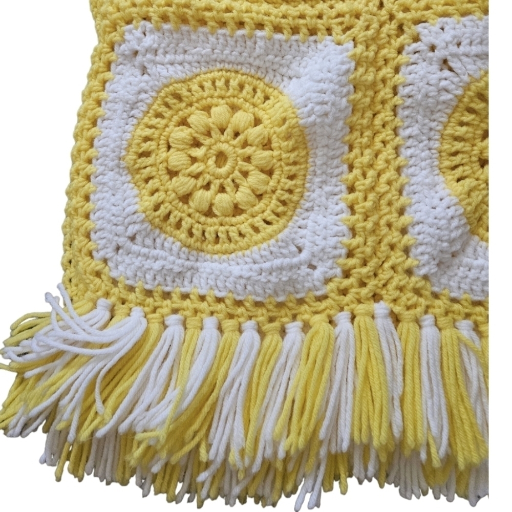 Handmade Yellow White Crochet Granny Square Blanket 37x63 Sunflower Fringe Retro - Picture 7 of 17